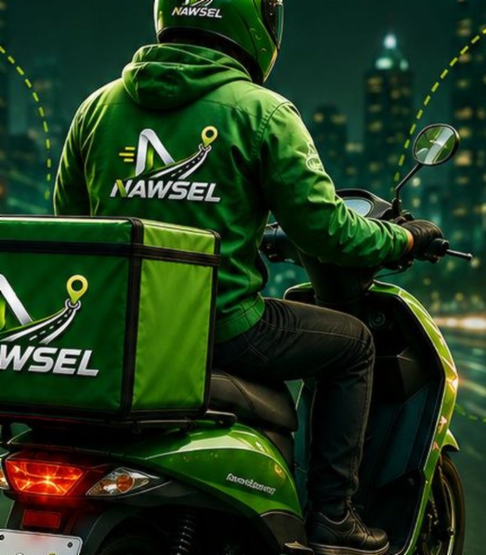 Livreur NAWSEL sur son scooter